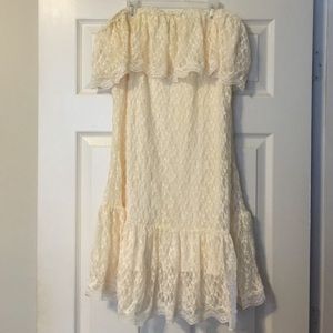 NWOT VS Moda International lace strapless dress